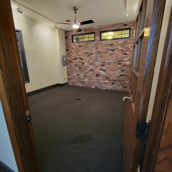 More Photos Of 285 Ellicott St, Buffalo Storefront Retail Office For Lease