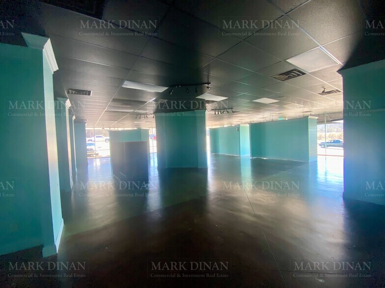 More Photos Of 3186 Pelham Pky, Pelham General Retail For Lease
