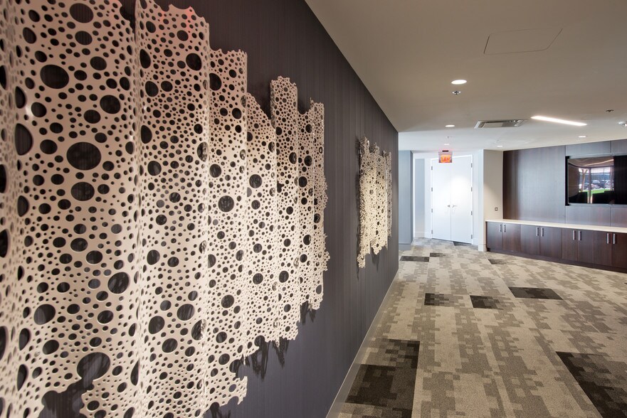 More Photos Of 2411 Dulles Corner Park, Herndon Office For Lease