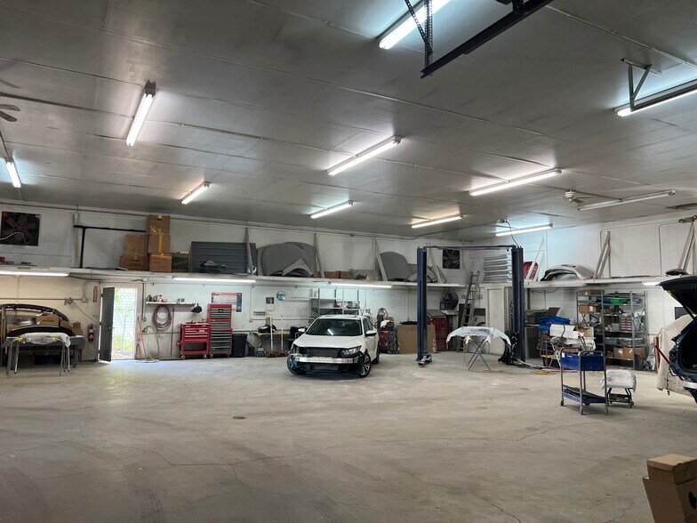 More Photos Of 12999 Royalton Rd, North Royalton Auto Repair For Sale