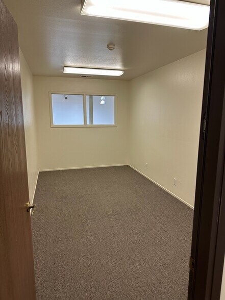 More Photos Of 1930 5th St, Davis Manufacturing For Lease