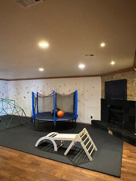 More Photos Of 2222 W Hefner Rd, Oklahoma City Storefront Retail Office For Lease