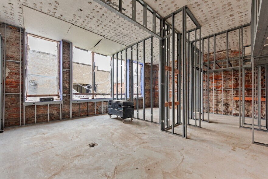 More Photos Of 200 S Green St, Georgetown Loft Creative Space For Sale