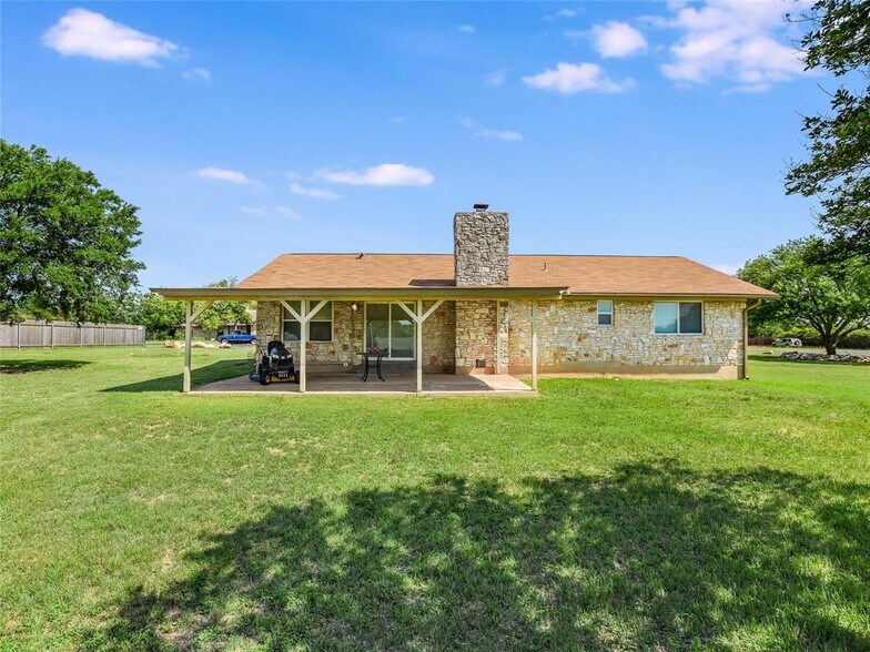 More Photos Of 1612 Shenandoah Dr, Cedar Park Warehouse For Sale