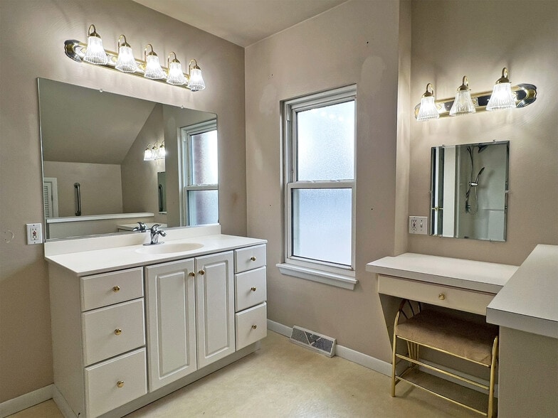 More Photos Of 3567 W 26th St, Erie Freestanding For Sale