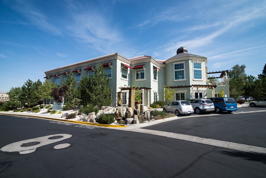 More Photos Of 540 W Plumb Ln, Reno Medical For Lease