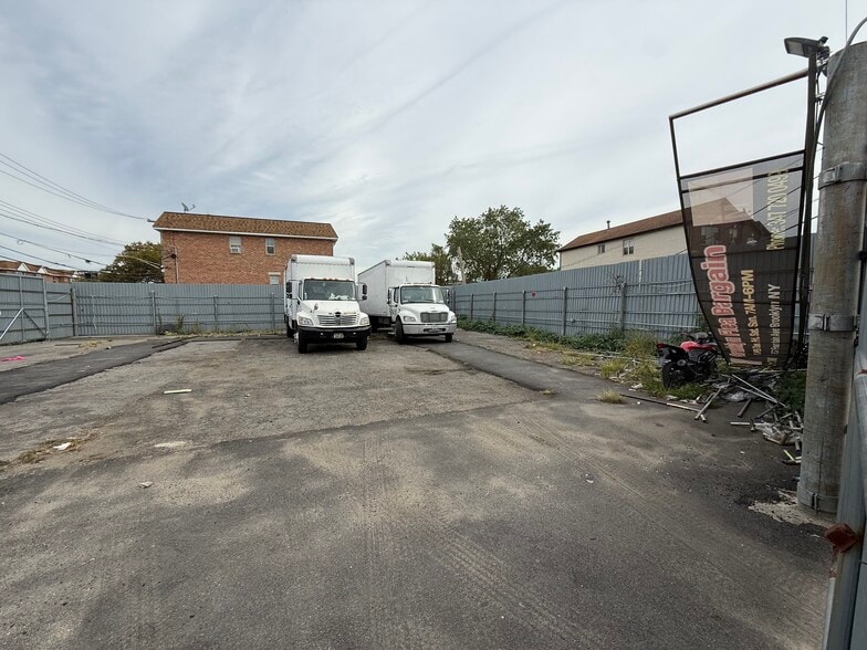More Photos Of 757 Fountain Ave, Brooklyn Land For Sale