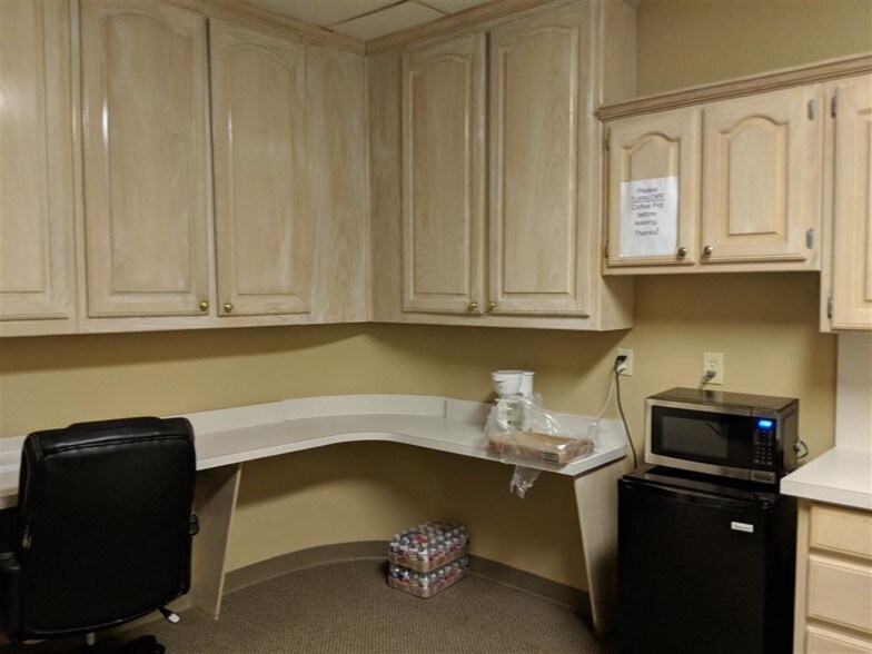 More Photos Of 6407 Colleyville Blvd, Colleyville Medical For Sale
