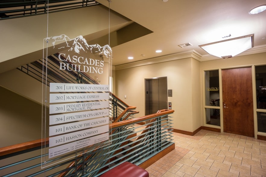 More Photos Of 233 SW Wilson Ave, Bend Office For Lease