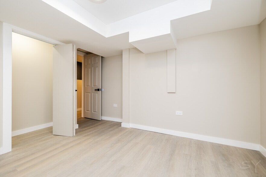 More Photos Of 6129 N Ravenswood Ave, Chicago Multifamily For Sale