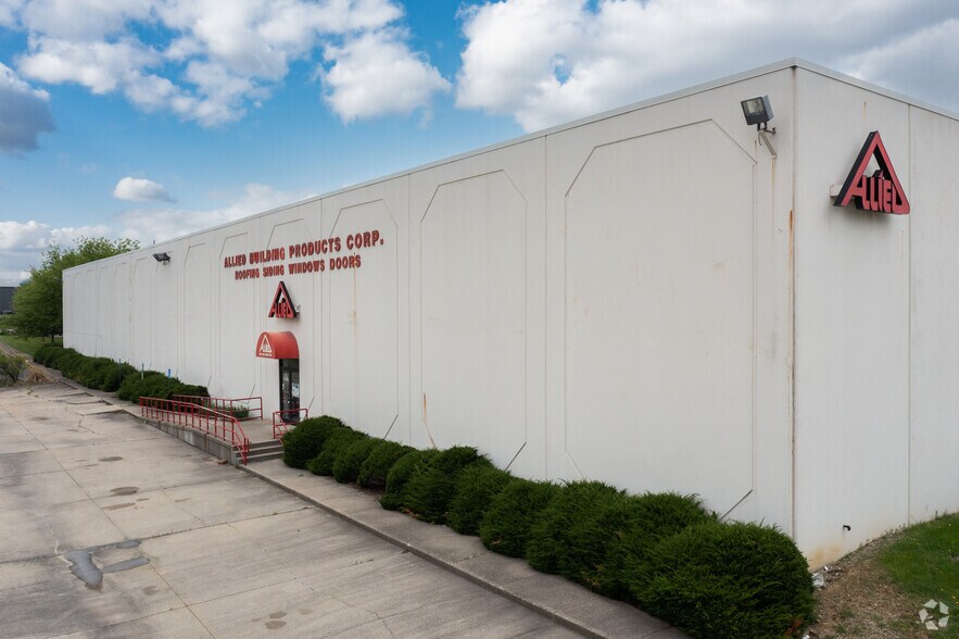 Primary Photo Of 4782 Muhlhauser Rd, Hamilton Warehouse For Lease