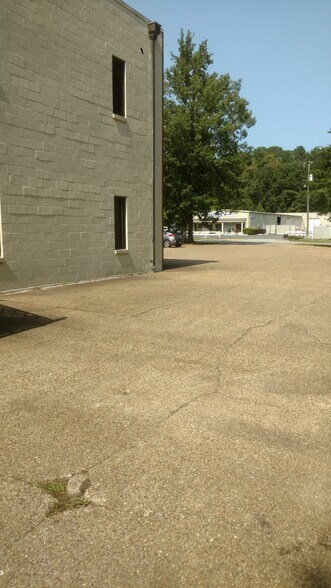More Photos Of 201 Production Dr, Yorktown Distribution For Lease