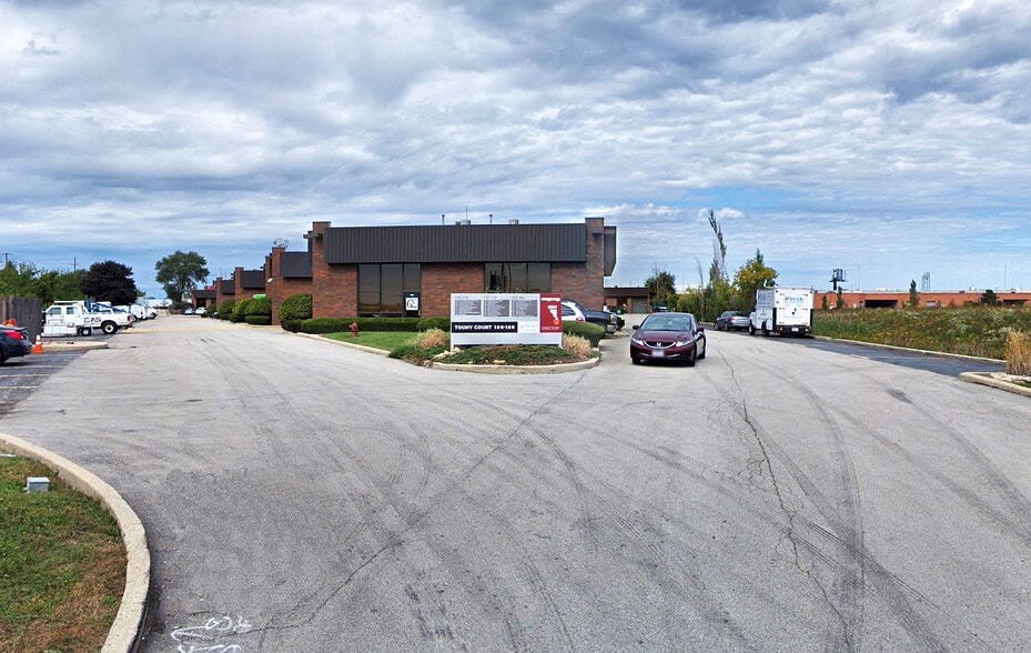 More Photos Of 100-142 Touhy Ct, Des Plaines Warehouse For Lease