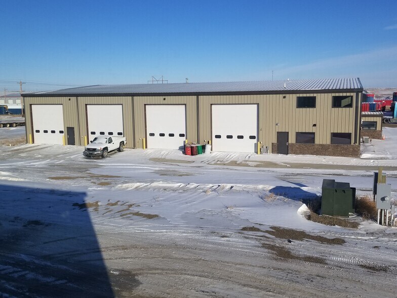 More Photos Of 14472 Commerce Park Blvd, Williston Warehouse For Sale