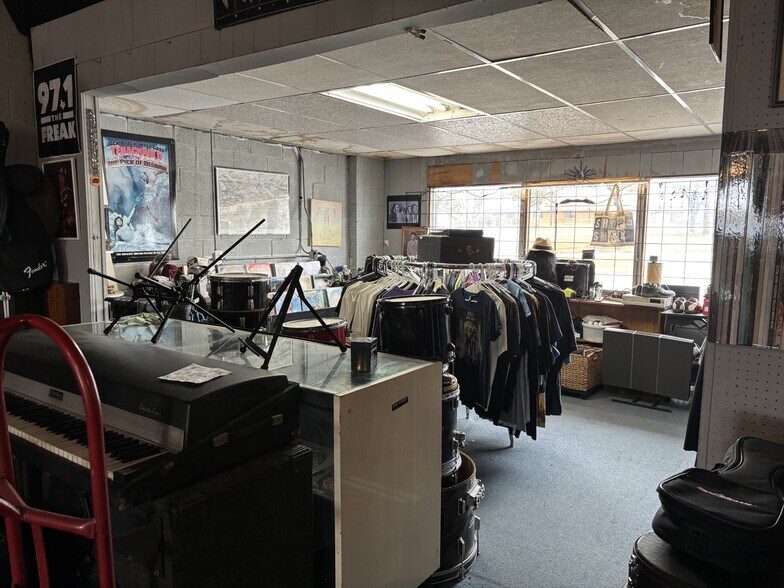 More Photos Of 3136 E Lancaster Ave, Fort Worth Storefront Retail Office For Sale