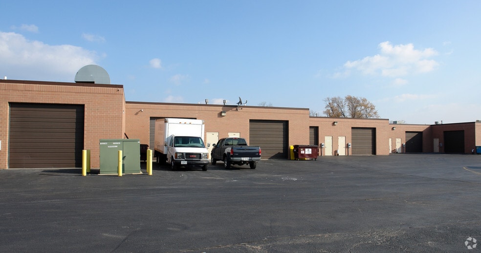 More Photos Of 500 Park Ave, Lake Villa Warehouse For Sale