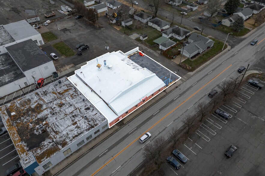 More Photos Of 1441 Central Ave, Columbus Auto Repair For Lease