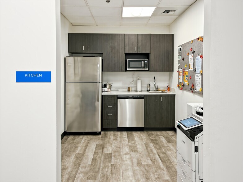 More Photos Of 10655 NE 4th St, Bellevue Coworking Space