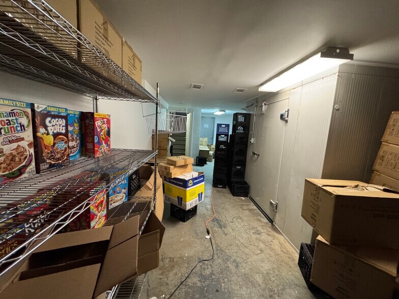 More Photos Of 3827 Bell Blvd, Bayside General Retail For Lease