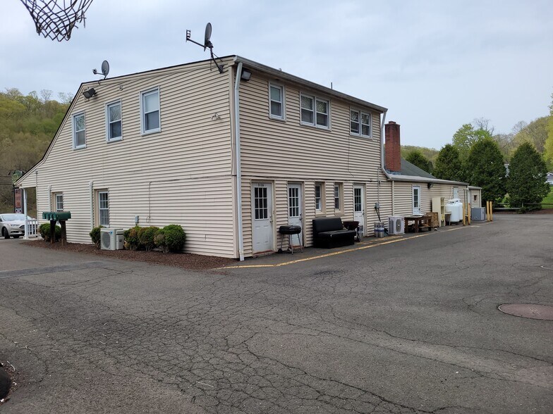 More Photos Of 312-320 Oxford Rd, Oxford Office Residential For Lease