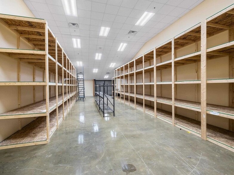 More Photos Of 6976 W Louisville Ln, Owensboro Light Manufacturing For Sale