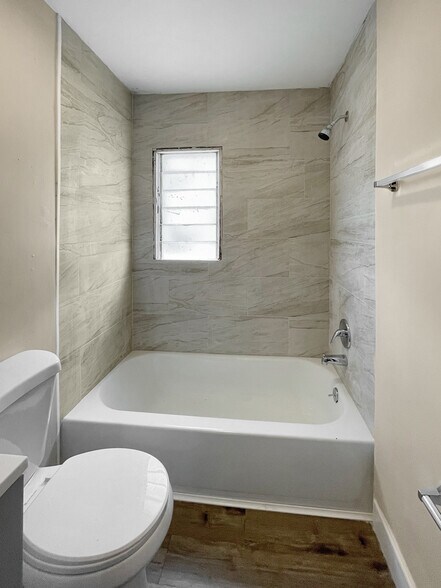 More Photos Of 321 W Ianthe St, Tavares Multifamily For Sale
