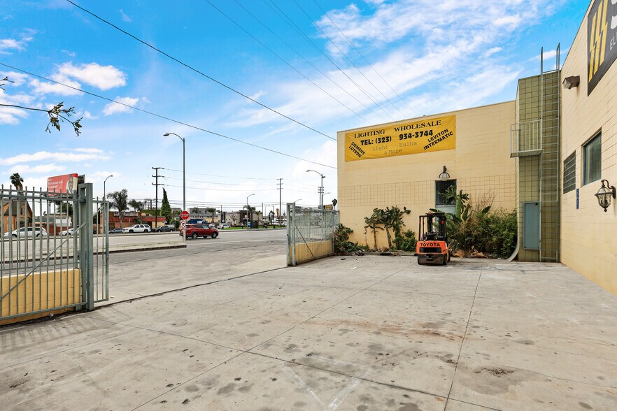 More Photos Of 4931 Venice Blvd, Los Angeles Storefront For Lease
