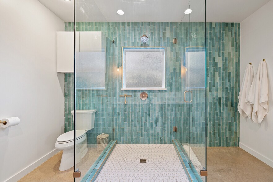 More Photos Of 444 Klein Rd, Stonewall Flex For Sale