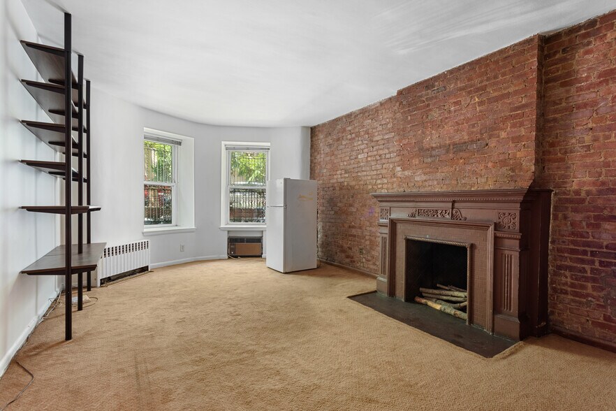 More Photos Of 55 W 74th St, New York Apartments For Lease
