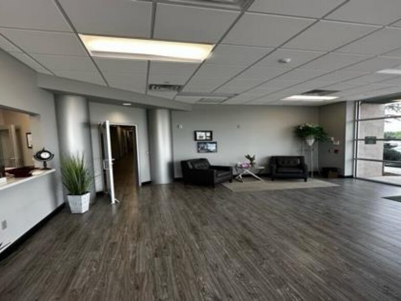 More Photos Of 6707 N Interstate Dr, Norman Warehouse For Lease