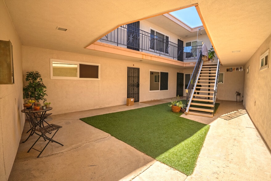More Photos Of 202 S Calle Seville, San Clemente Apartments For Sale