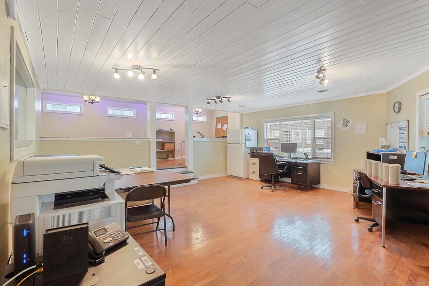 More Photos Of 8914 N Seneca St, Weedsport Freestanding For Sale