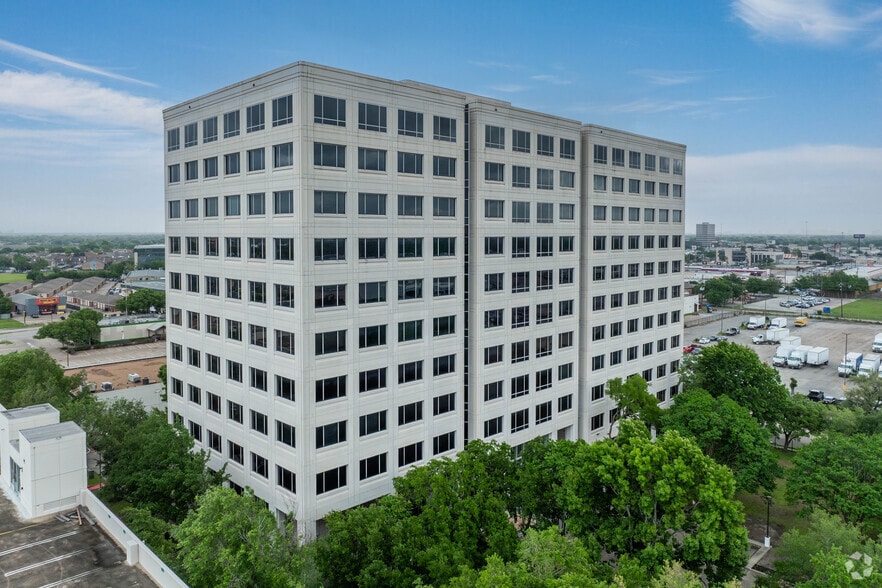 More Photos Of 9800 Centre Pky, Houston Office For Lease