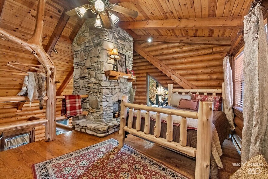 More Photos Of 3134 E Van Buren, Eureka Springs Hotel For Sale