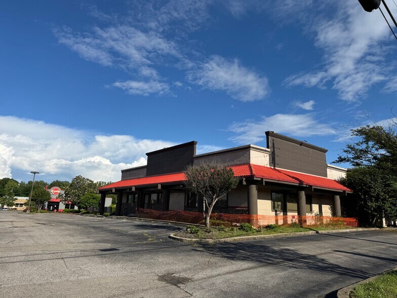 More Photos Of 7065 Winchester Rd, Memphis General Retail For Sale