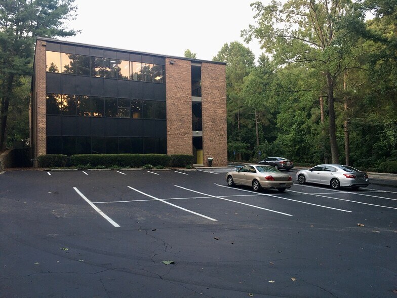 More Photos Of 325 Hammond Dr, Sandy Springs Medical For Lease