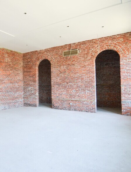 More Photos Of 725 Bellows Ave, Columbus Office Residential For Sale
