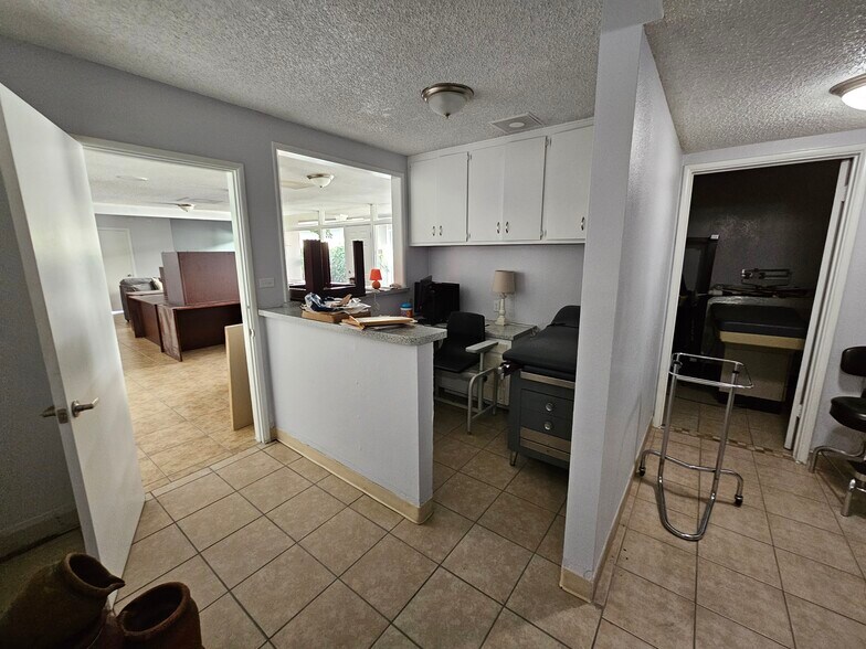 More Photos Of 1376 N Waterman Ave, San Bernardino Medical For Lease