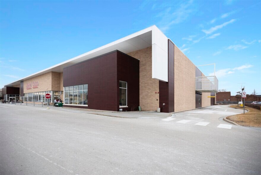 More Photos Of 110 S Waukegan Rd, Deerfield Restaurant For Sale