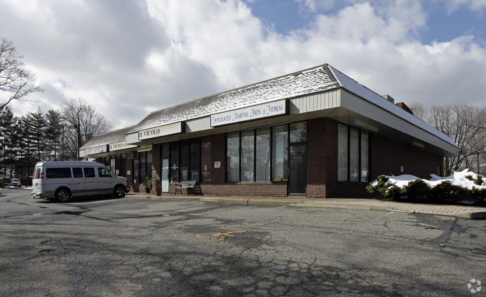 Primary Photo Of 113 S Livingston Ave, Livingston Freestanding For Lease