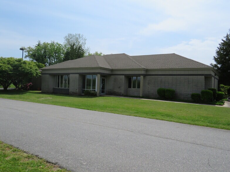 More Photos Of 9506 Hospital Ave, Nassawadox Medical For Sale