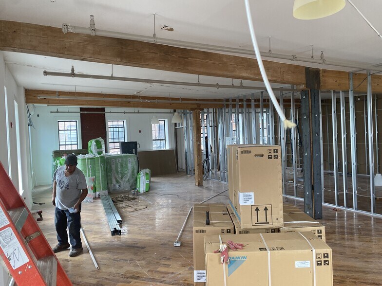 More Photos Of 247 Water St, Brooklyn Manufacturing For Lease