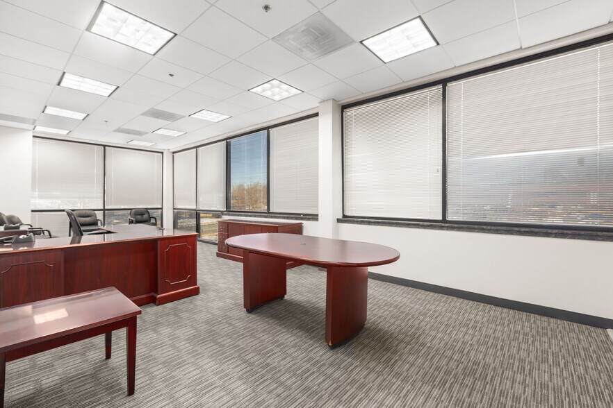 More Photos Of 10 Center St, Stafford Office For Lease