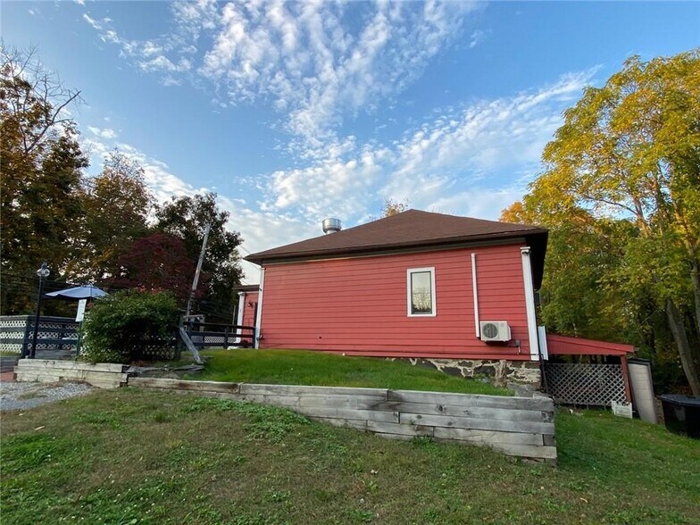 More Photos Of 276 Watch Hill Rd, Cortlandt Manor Restaurant For Lease