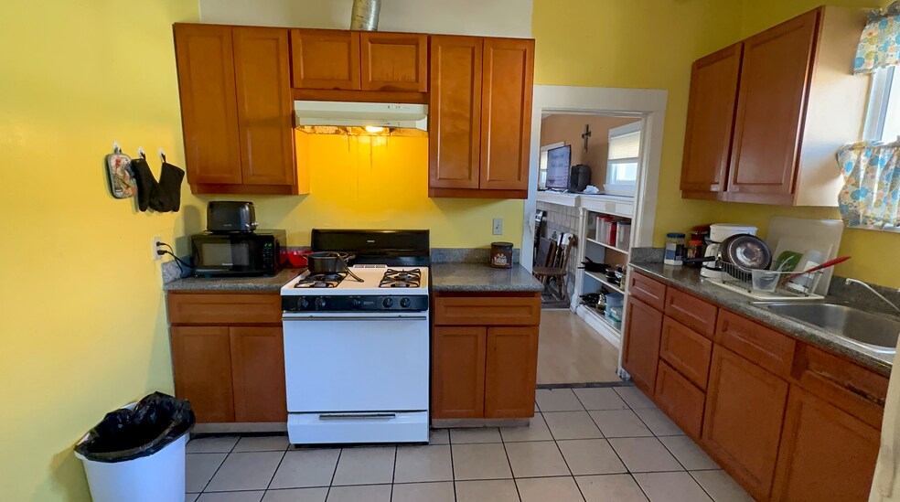 More Photos Of 2262-2270 High St, Oakland Apartments For Sale