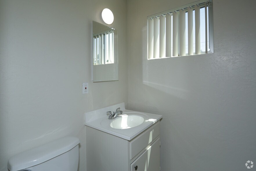 More Photos Of 618-631 Plaza Ave, Sacramento Apartments For Sale