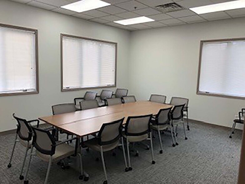 More Photos Of 289 N Plank Rd, Newburgh Office For Lease