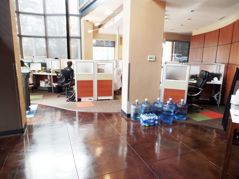More Photos Of 5424 Glenridge Dr NE, Atlanta Office For Sale