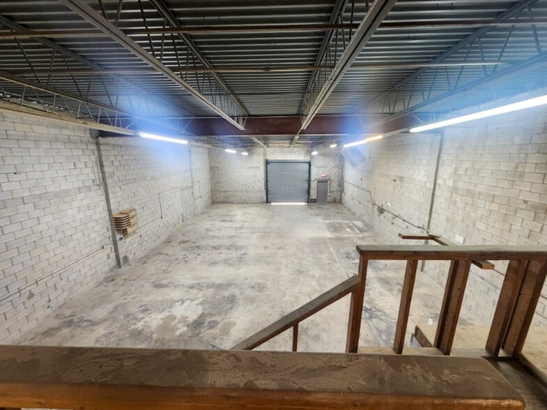 More Photos Of 3520 Consumer St, West Palm Beach Warehouse For Lease