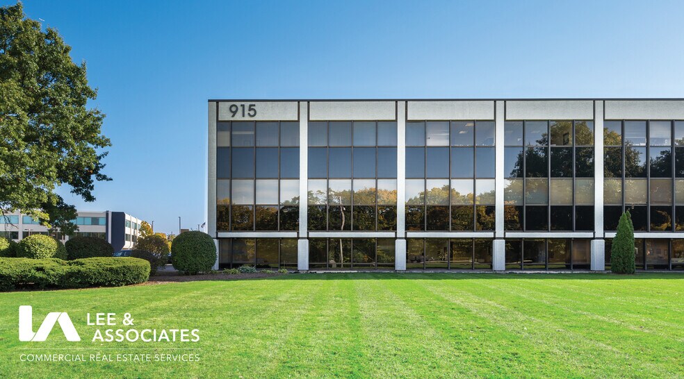 Primary Photo Of 915 Harger Rd, Oak Brook Office For Lease